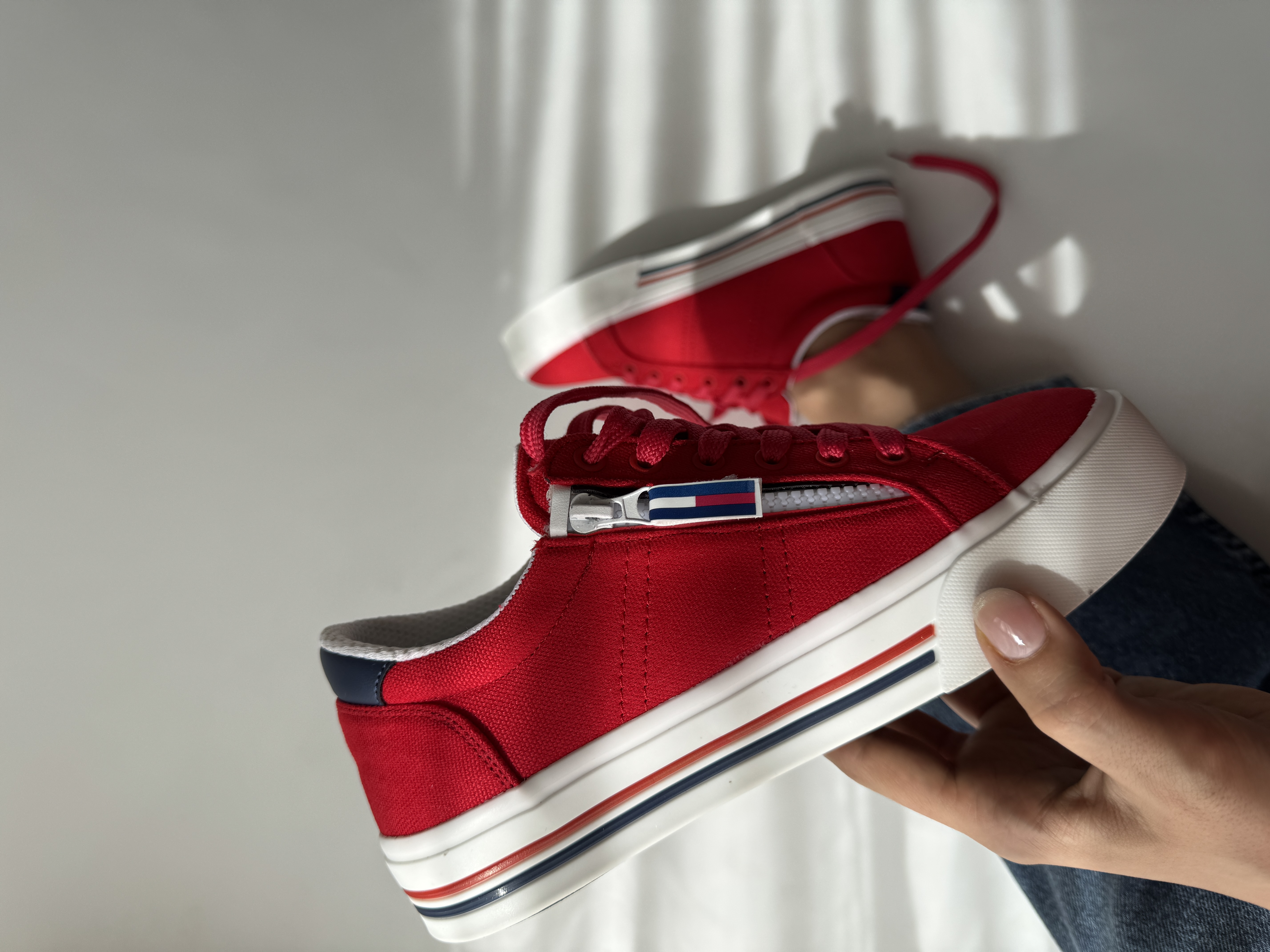 ونس  تامی✨Tommy